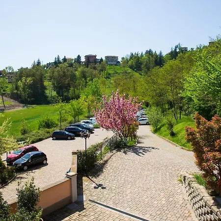 Tenuta Della Guardia 3*